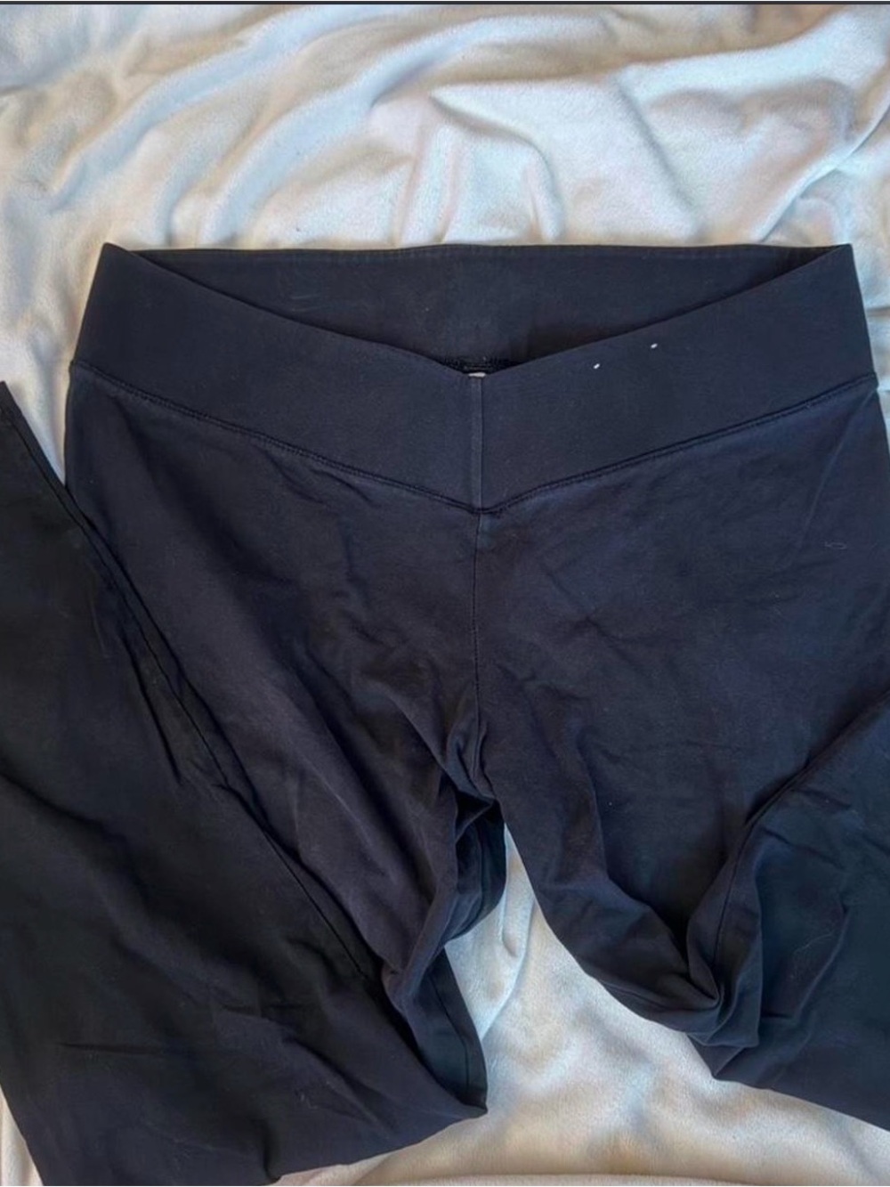 Divided Black High-Rise V-Waist Leggings
